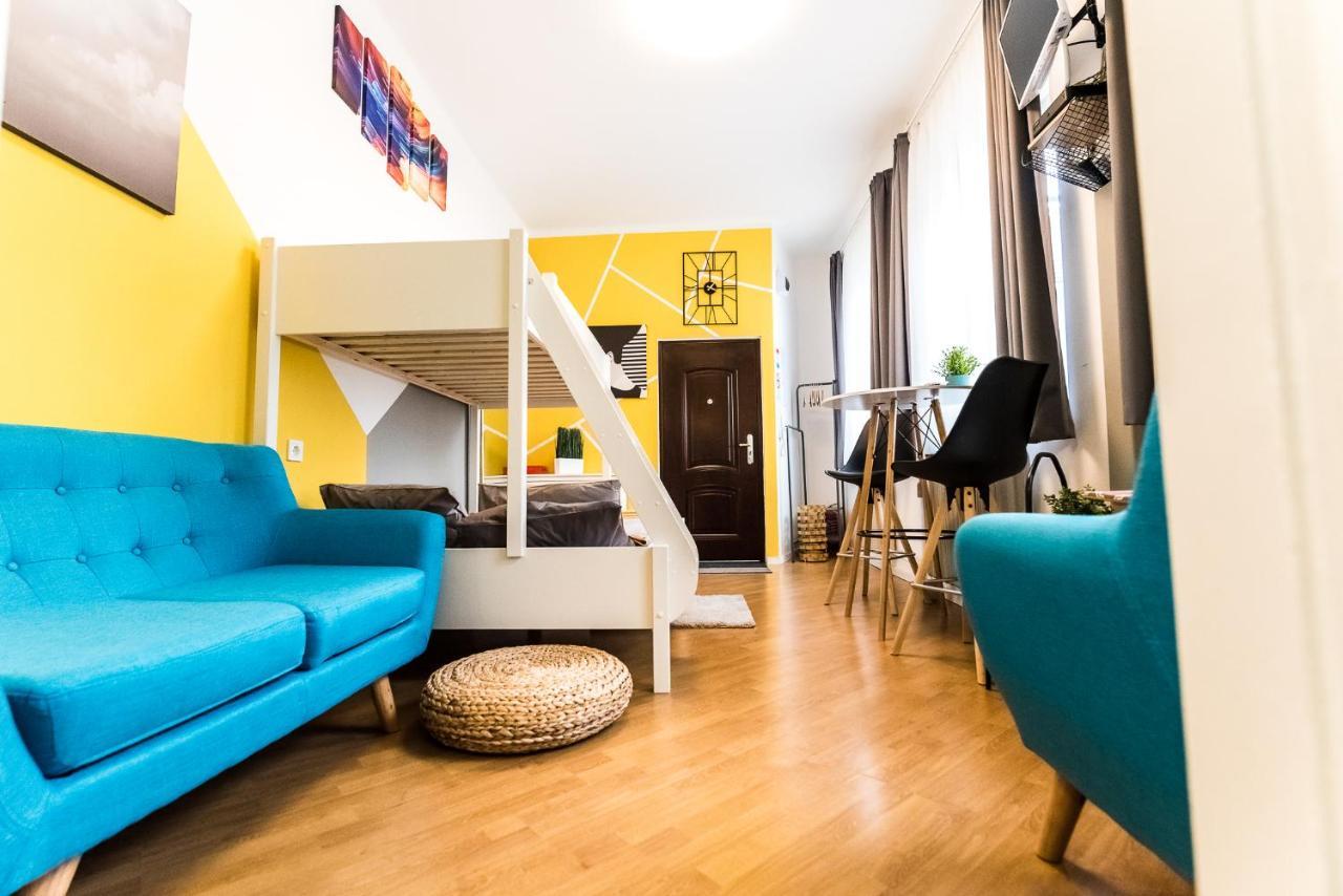 Miniart-carefully Designed-stylish-danube-vaci Str Budapeszt