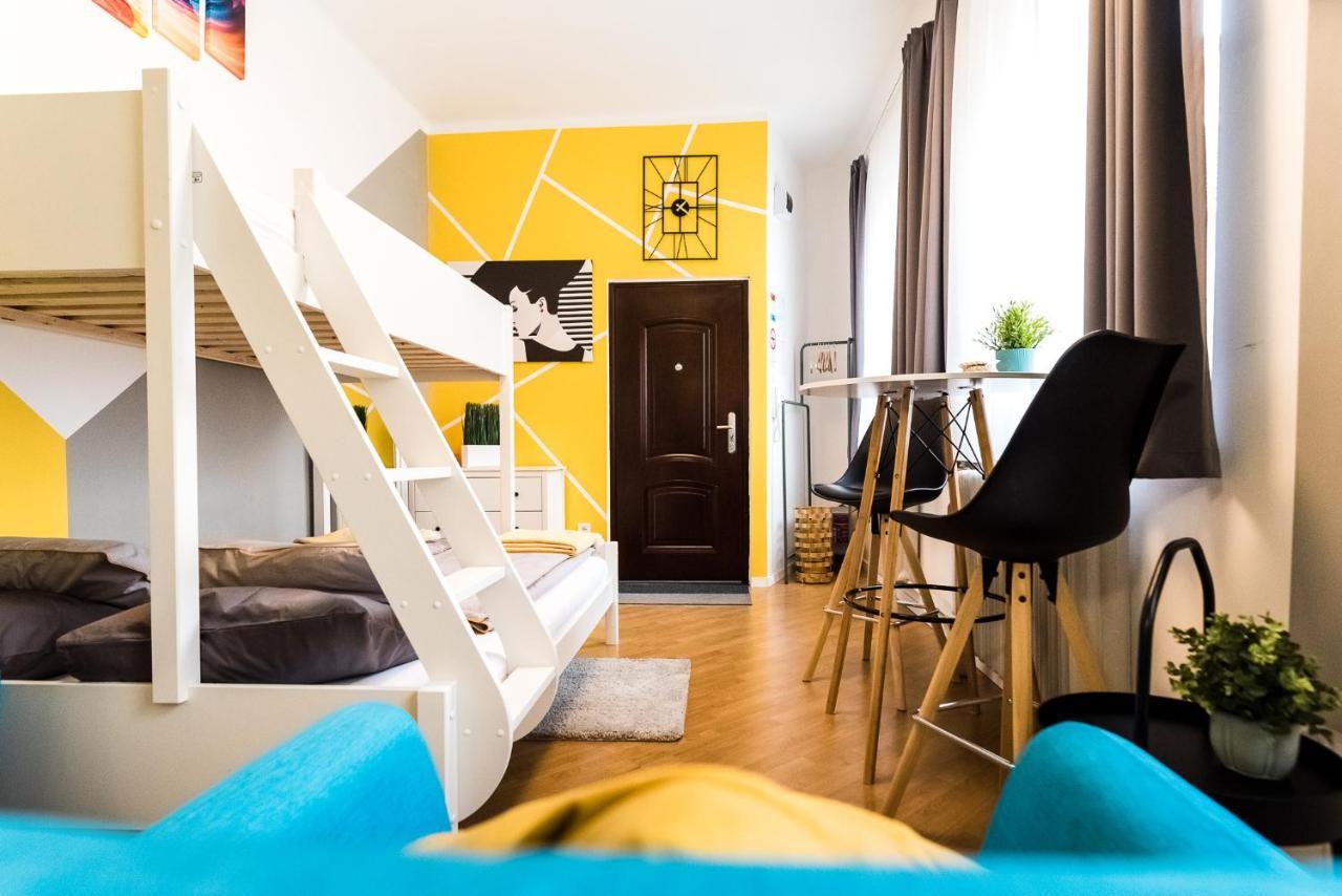 Miniart-carefully Designed-stylish-danube-vaci Str * Budapeszt