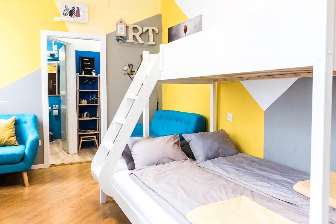 Miniart-carefully Designed-stylish-danube-vaci Str Budapeszt