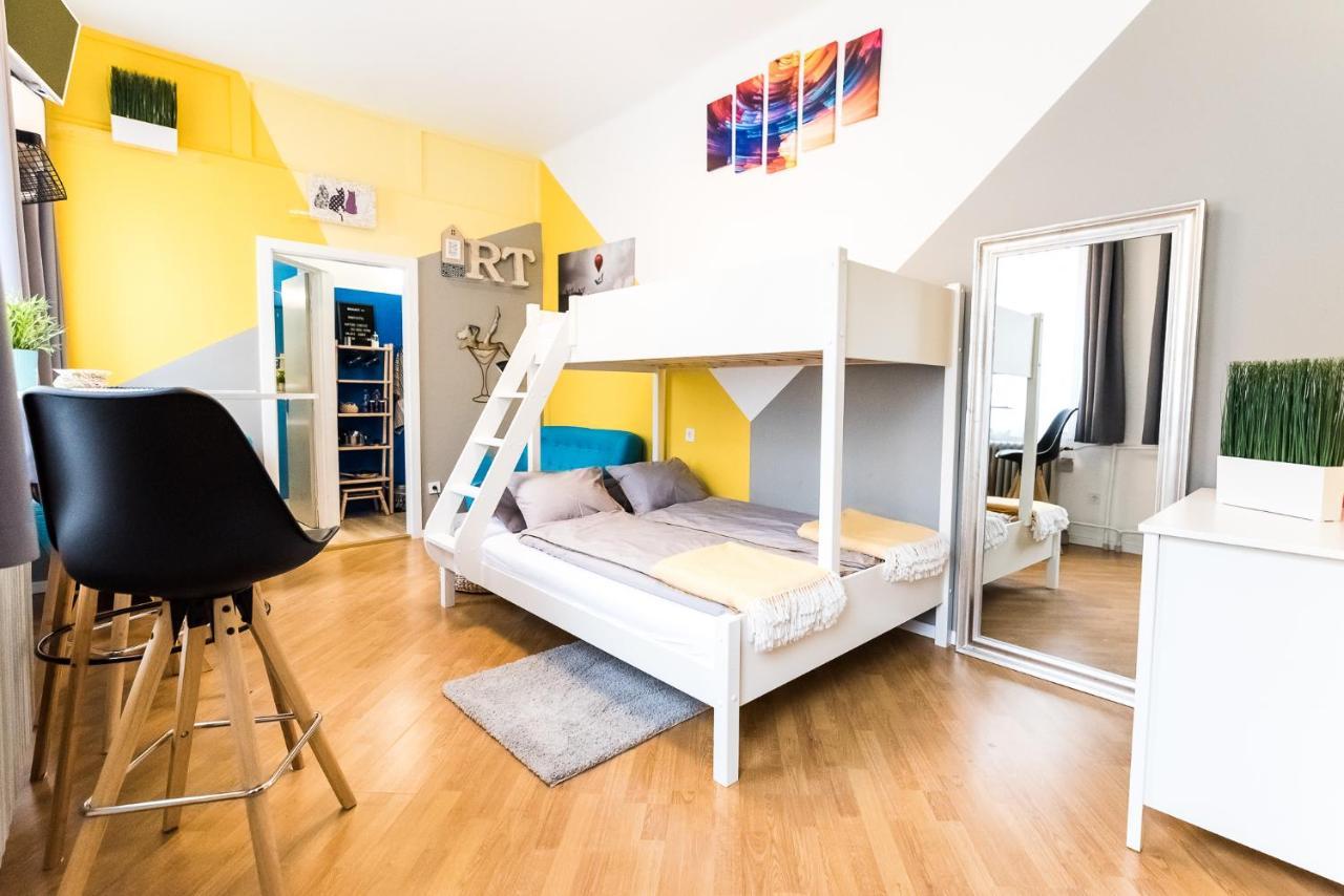 Miniart-carefully Designed-stylish-danube-vaci Str *